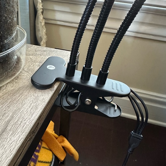Gooseneck Clip On Grow Light - Picture 4 of 4